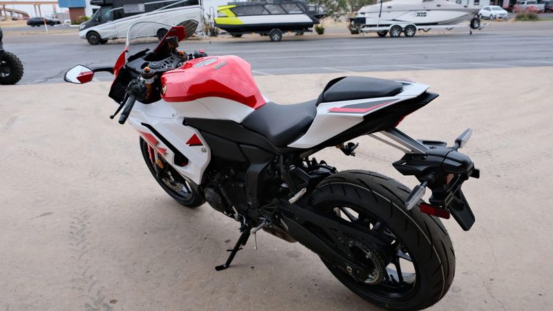 NEW 2026 YAMAHA YZF-R7 70TH ANNIVERSARY EDITION Image 5