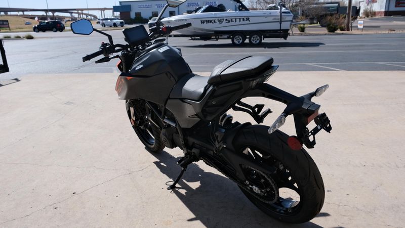 NEW 2026 KTM 250 DUKE Image 5