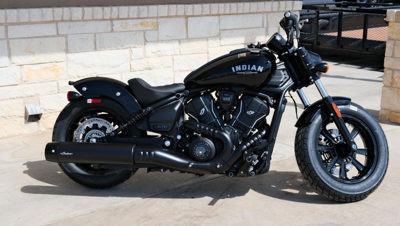 NEW 2025 INDIAN MOTORCYCLE SCOUT BOBBER LIMITED BLACK METALLIC Image 2