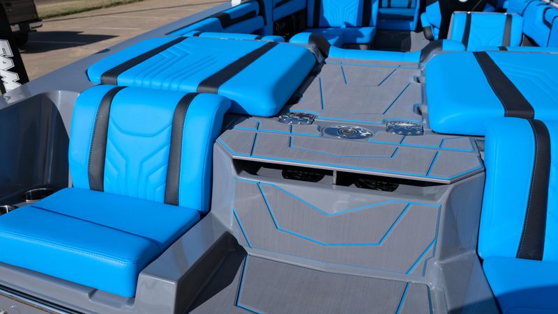 NEW 2026 MALIBU 25 LSV Image 64