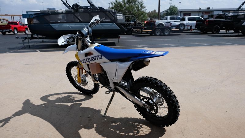 NEW 2027 HUSQVARNA TX 300 HERITAGE BT Image 5