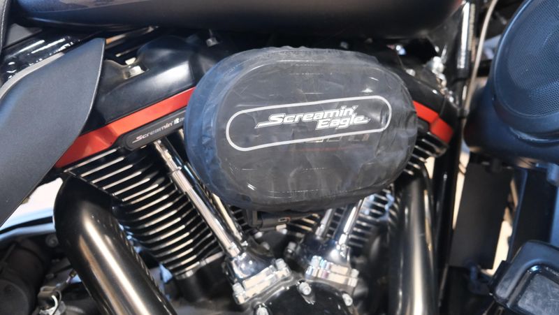 USED 2018 HARLEY STREET GLIDE CVO STREET GLIDE Image 17