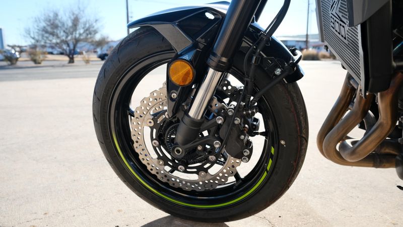 USED 2024 KAWASAKI Z900 ABS Image 8