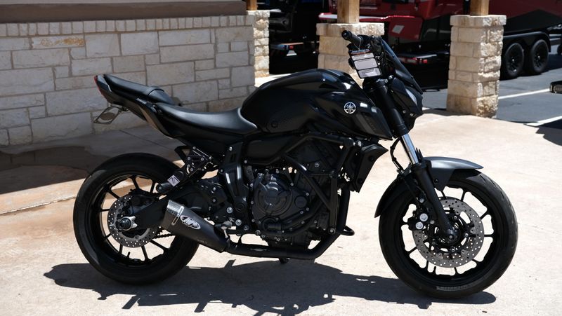 USED 2022 YAMAHA MT-07 Image 2