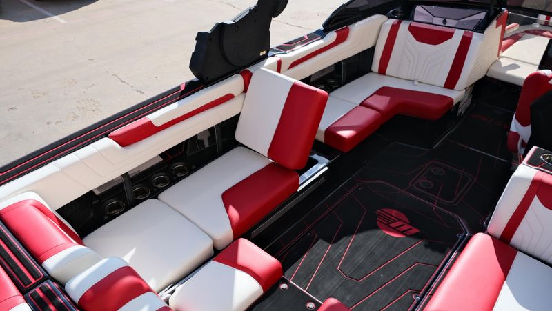 2025 MALIBU WAKESETTER 25 LSV  in a RED-BLACK-WHITE exterior color. Family PowerSports (877) 886-1997 familypowersports.com 