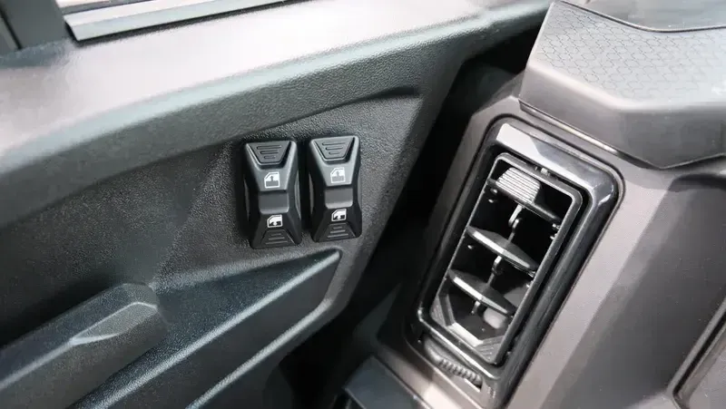 NEW 2026 CAN-AM DEFENDER MAX LIMITED CAB HD11 Image 12