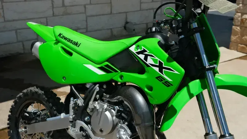 2025 Kawasaki KX112 LIME GREENImage 9