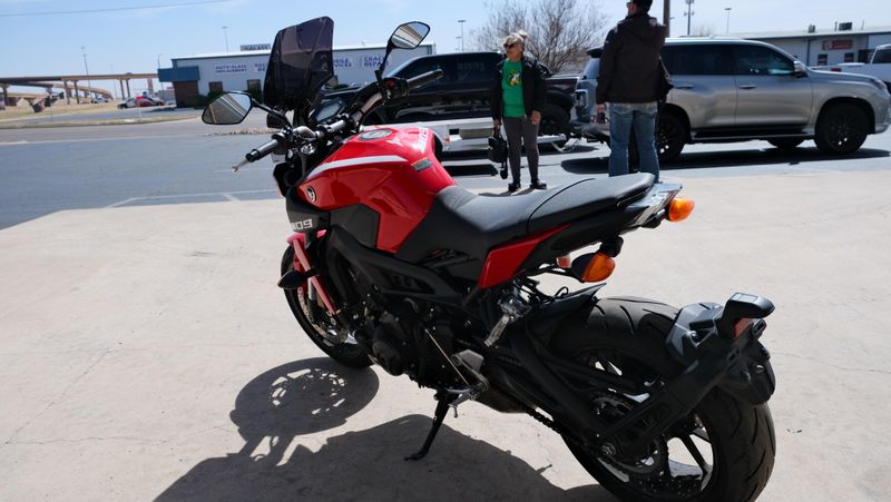 USED 2018 YAMAHA MT09 Image 5