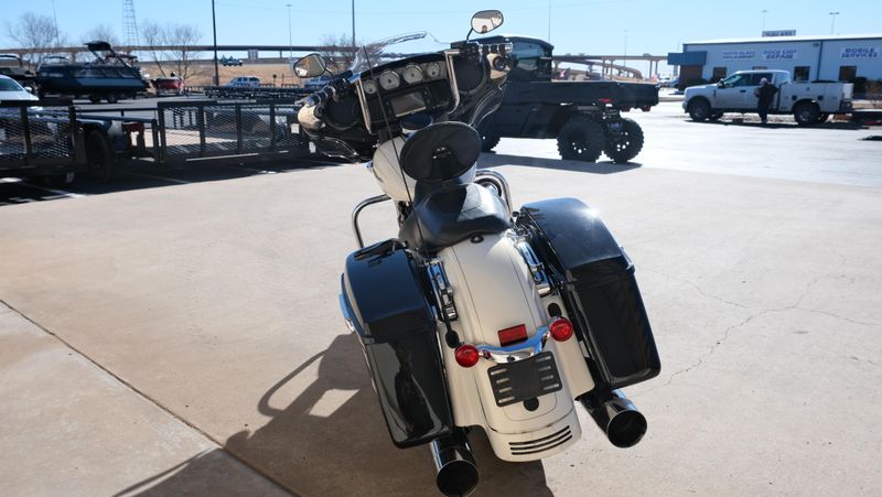 USED 2014 HARLEY STREET GLIDE SPECIAL Image 4