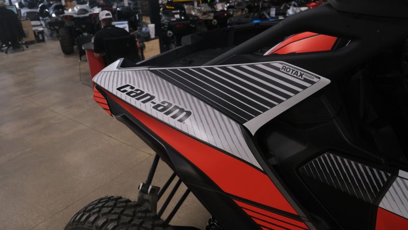 2024 CAN-AM MAVERICK R X RS 999T DCT TRIPLE BLACKImage 2