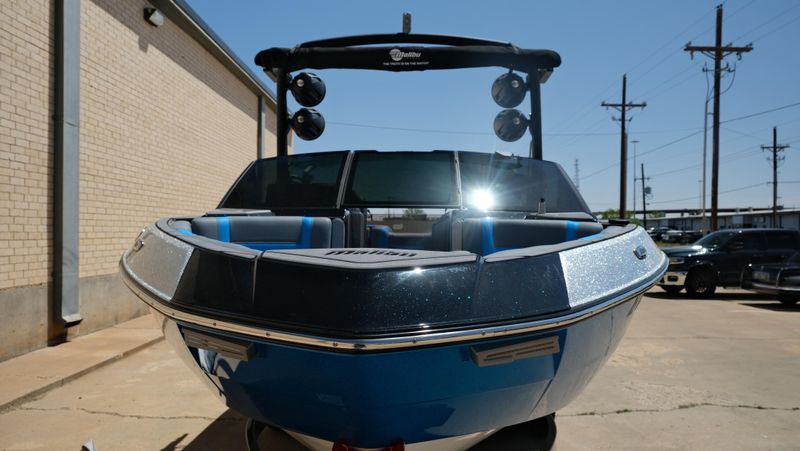 USED 2024 MALIBU WAKESETTER 23LSV Image 3