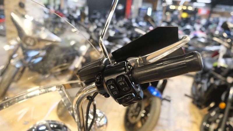 USED 2019 HARLEY ROAD KING BASE Image 15