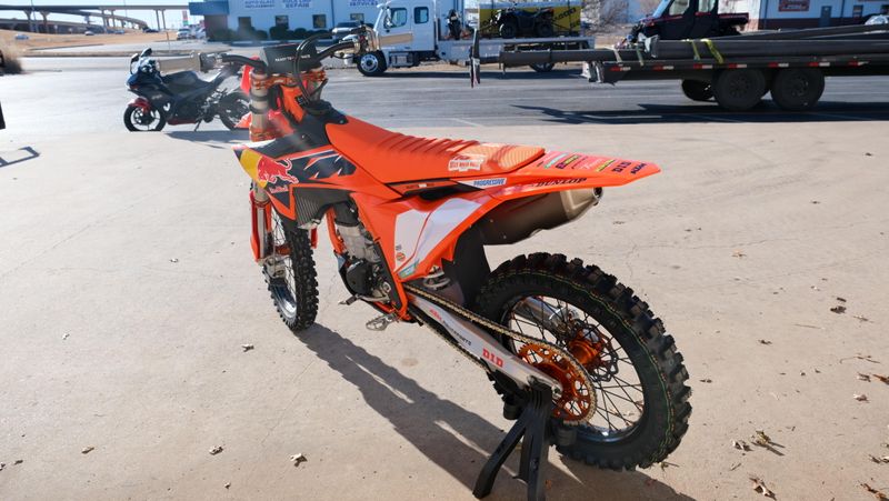 NEW 2026 KTM 450 SXF FACTORY EDITION Image 5
