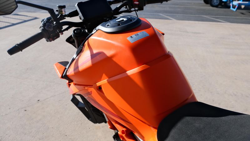NEW 2026 KTM 1390 SUPER DUKE R EVO Image 9