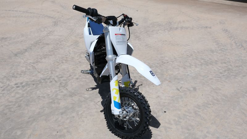 2024 HUSQVARNA EE 3  in a WHITE exterior color. Family PowerSports (877) 886-1997 familypowersports.com 