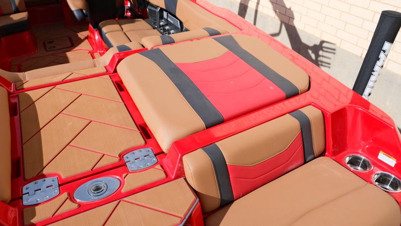 NEW 2026 MALIBU 23 LSV Image 14