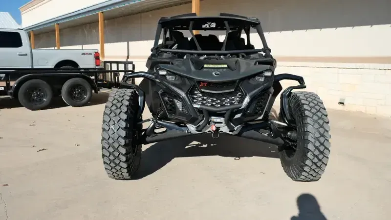 NEW 2026 CAN-AM MAVERICK R MAX X RC WITH SMARTSHOX 999T DCT Image 9