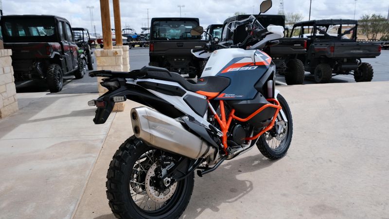 NEW 2026 KTM 1390 SUPER ADVENTURE R Image 3