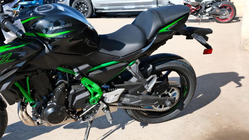 NEW 2025 KAWASAKI Z650 ABS Image 4