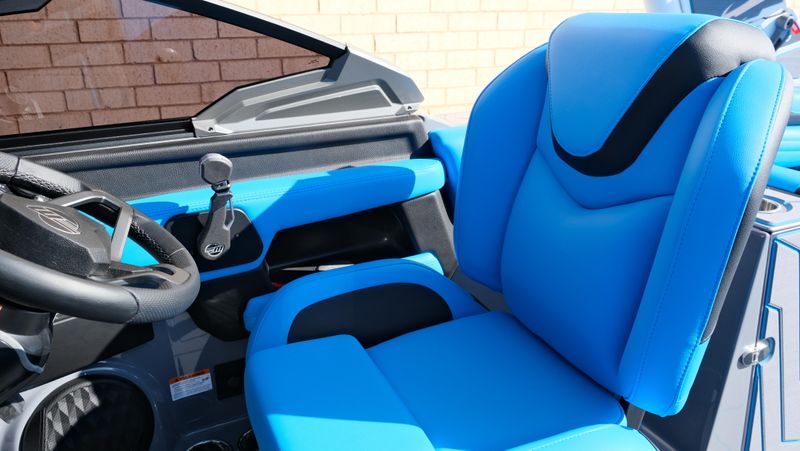 NEW 2026 MALIBU 25 LSV Image 12