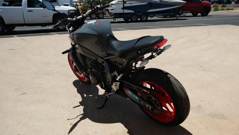 USED 2021 YAMAHA MT-09 Image 5