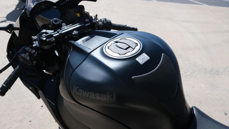 USED 2025 KAWASAKI NINJA ZX10R METAL FLAT SPARK BLACK AND EBONY  in a METAL FLAT SPARK BLACK AND EBONY exterior color. Family PowerSports (877) 886-1997 familypowersports.com