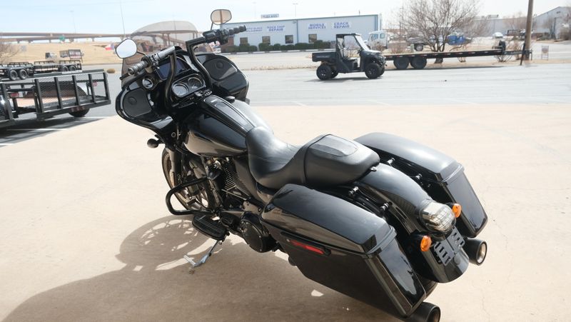 USED 2023 HARLEY ROAD GLIDE ST Image 5