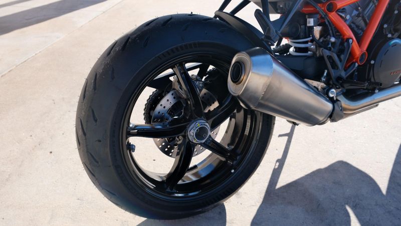 NEW 2026 KTM 1390 SUPER DUKE R EVO Image 14