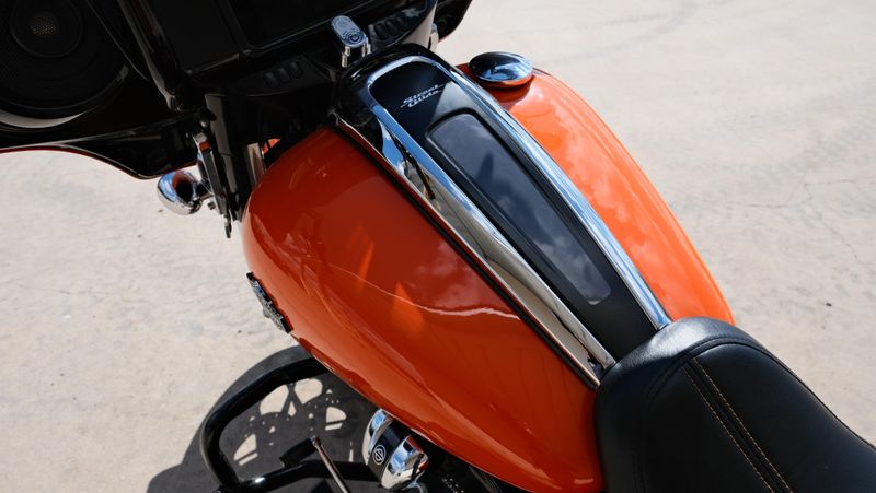 USED 2023 HARLEY STREET GLIDE SPECIAL Image 16