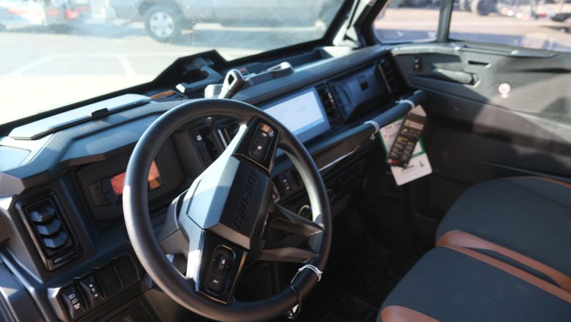 NEW 2026 CAN-AM DEFENDER MAX LONE STAR CAB HD11 Image 25