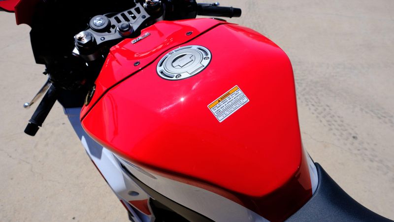 NEW 2026 YAMAHA YZF-R9 70TH ANNIVERSARY EDITION Image 18