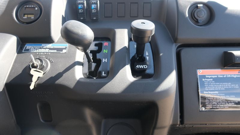 NEW 2026 KAWASAKI MULE SX 4X4 XC LE  in a METALLIC ONYX BLACK exterior color. Family PowerSports (877) 886-1997 familypowersports.com 