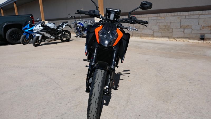 NEW 2026 KTM 250 DUKE Image 8
