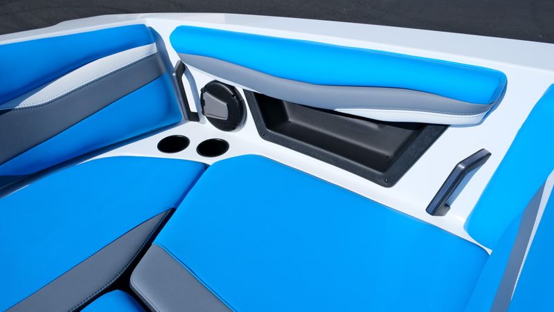 NEW 2026 AXIS A225 Image 17