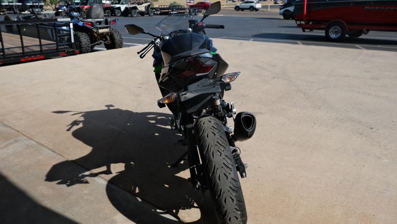 USED 2023 KAWASAKI NINJA 400 ABS Image 4