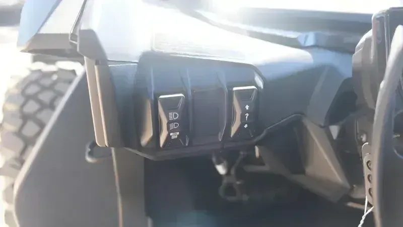 NEW 2026 CAN-AM MAVERICK R MAX X RC WITH SMARTSHOX 999T DCT Image 13