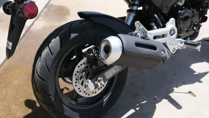 2026 Honda GROM CHERRY RED Image 9