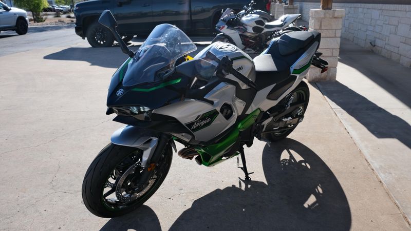 USED 2024 KAWASAKI NINJA 7 HYBRID ABS Image 6