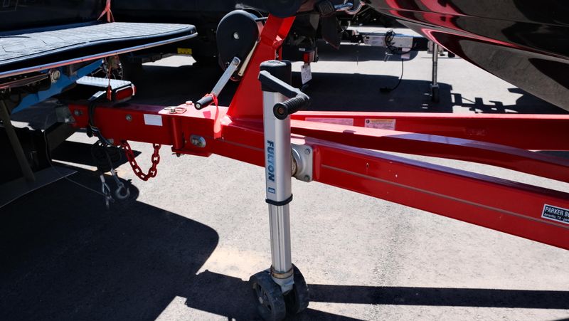 USED 2011 SANGER V 23 XTZ Image 25