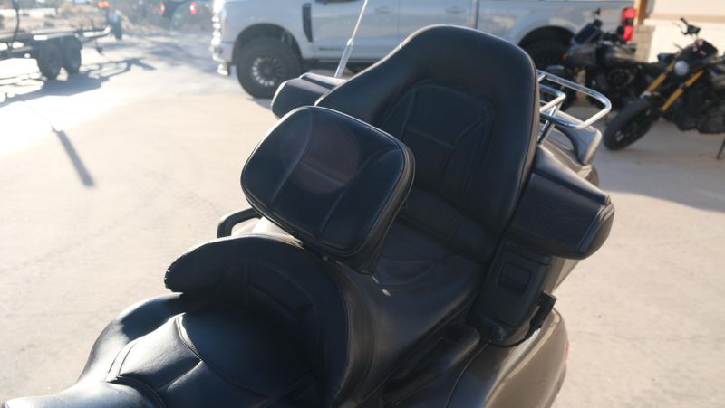 USED 2010 HONDA GOLD WING WITH AUDIO  COMFORT Image 19