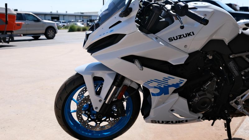NEW 2026 SUZUKI GSX-8R Image 17