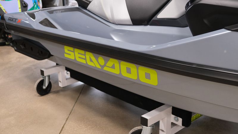 2024 SEADOO RXTX 325 WITH SOUND SYSTEM ICE METAL AND MANTA GREEN Image 2