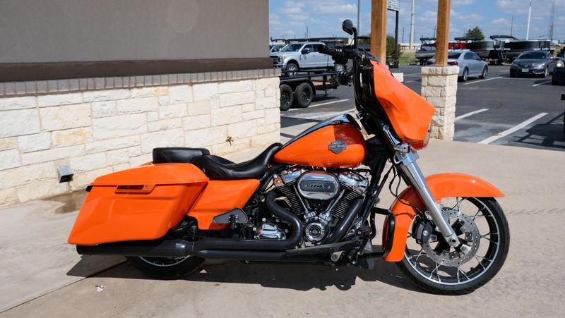 USED 2023 HARLEY STREET GLIDE SPECIAL Image 2