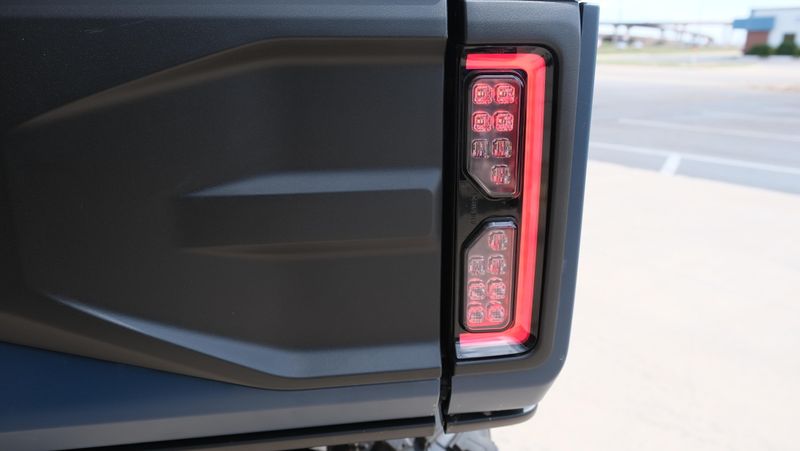 NEW 2026 CAN-AM DEFENDER MAX LIMITED CAB HD11 Image 12