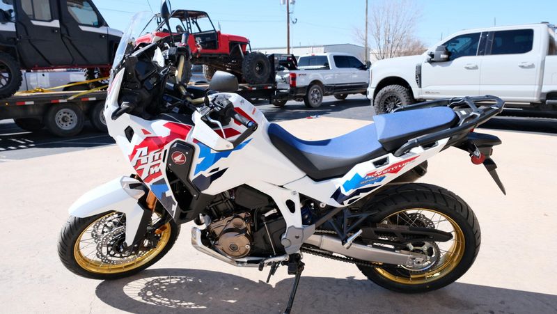 NEW 2025 HONDA AFRICA TWIN ADVENTURE SPORTS ES DCT Image 6