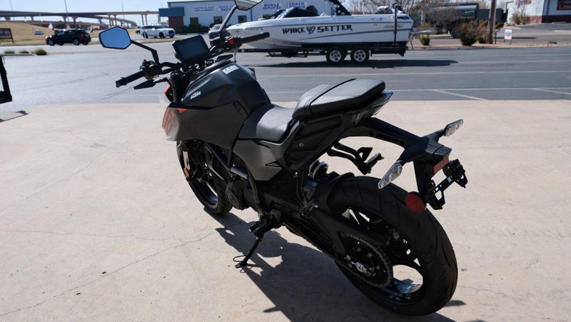 NEW 2026 KTM 250 DUKE Image 5