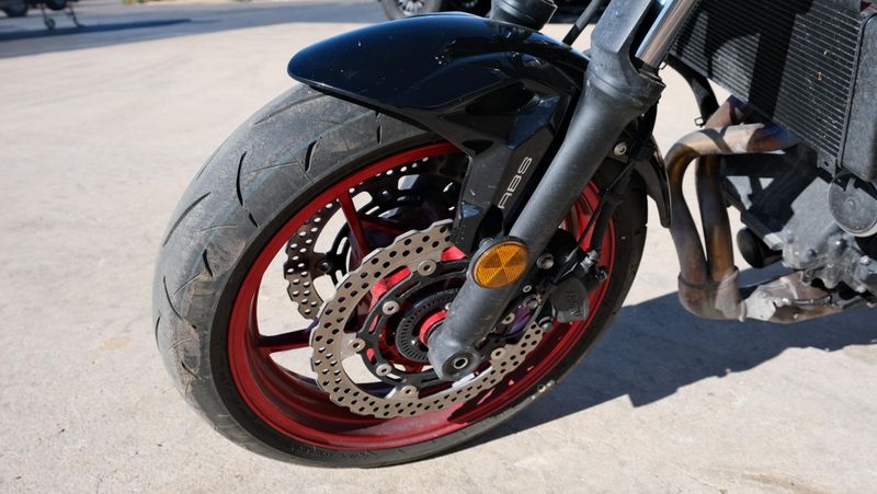 USED 2024 KAWASAKI Z650 ABS Image 17