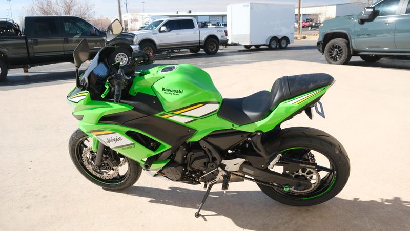 USED 2025 KAWASAKI NINJA 650 KRT EDITION ABS Image 6