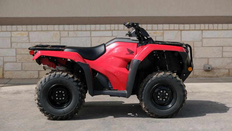 2025 Honda RANCHER 4X4 HERO RED Image 2