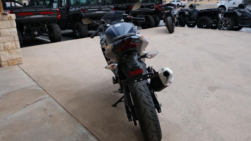 USED 2023 KAWASAKI NINJA 400 ABS Image 4
